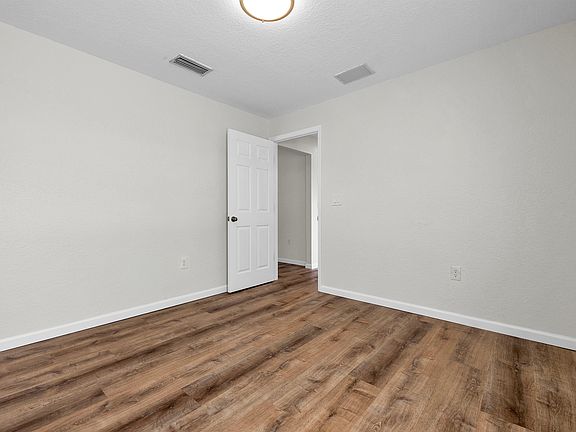 5th image of 3704 Renick Ln