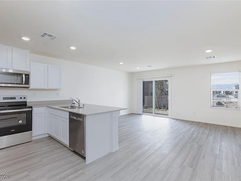 6085 Lily Garden St — Photo 9