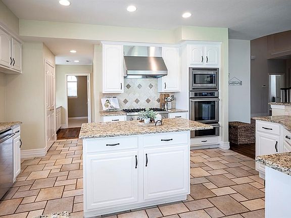 5th image of 3404 Walington Dr