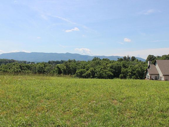 3rd image of 689 Winding Creek Way