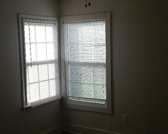 5th image of 111 Lynn Dr SE