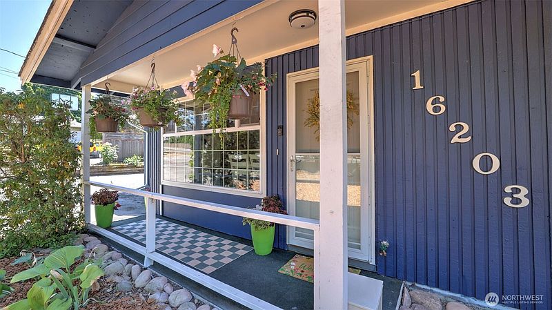 4th image of 16203 SE Petrovitsky Road
