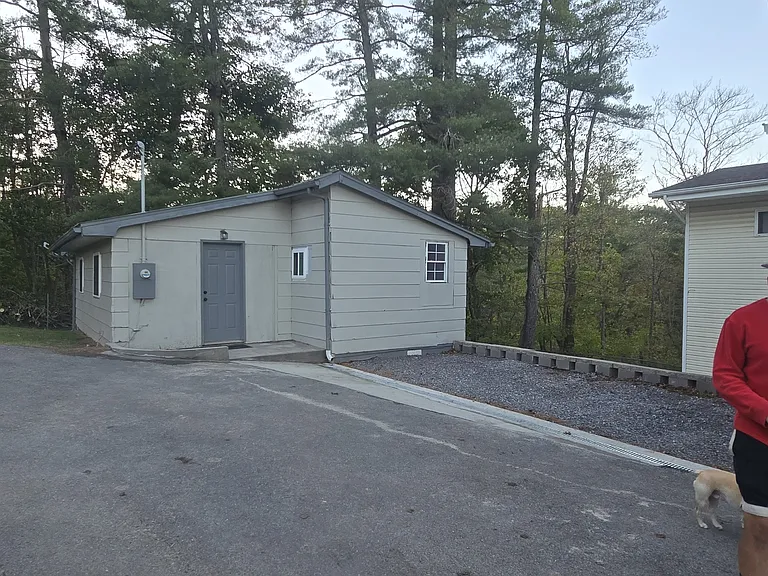 209 Burch St — Photo 8
