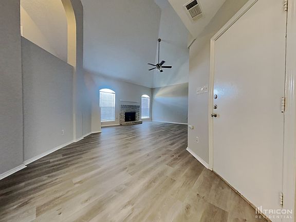 4th image of 1744 Circle Creek Dr