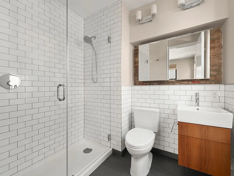 546 Court St #2 — Photo 9