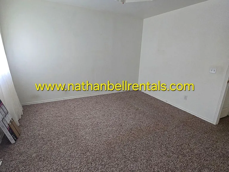 2625-27 40th St SE — Photo 9