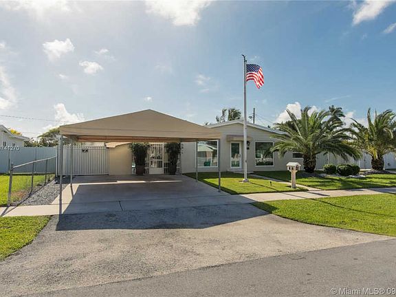 3rd image of 9290 Martinique Dr