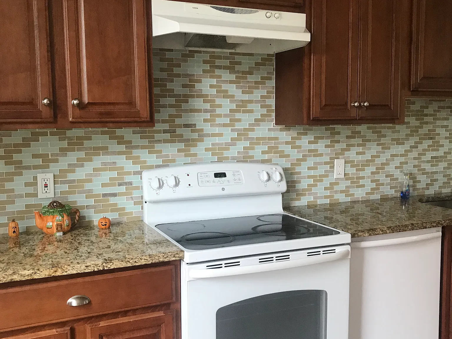 2 bed, 1716 sqft, $1,900 — Photo 3