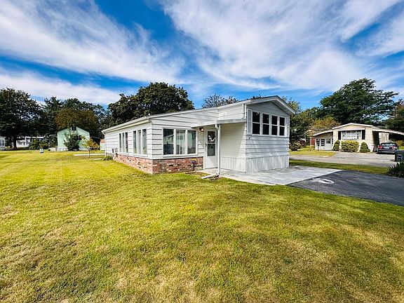 2nd image of 47 Contessa Dr