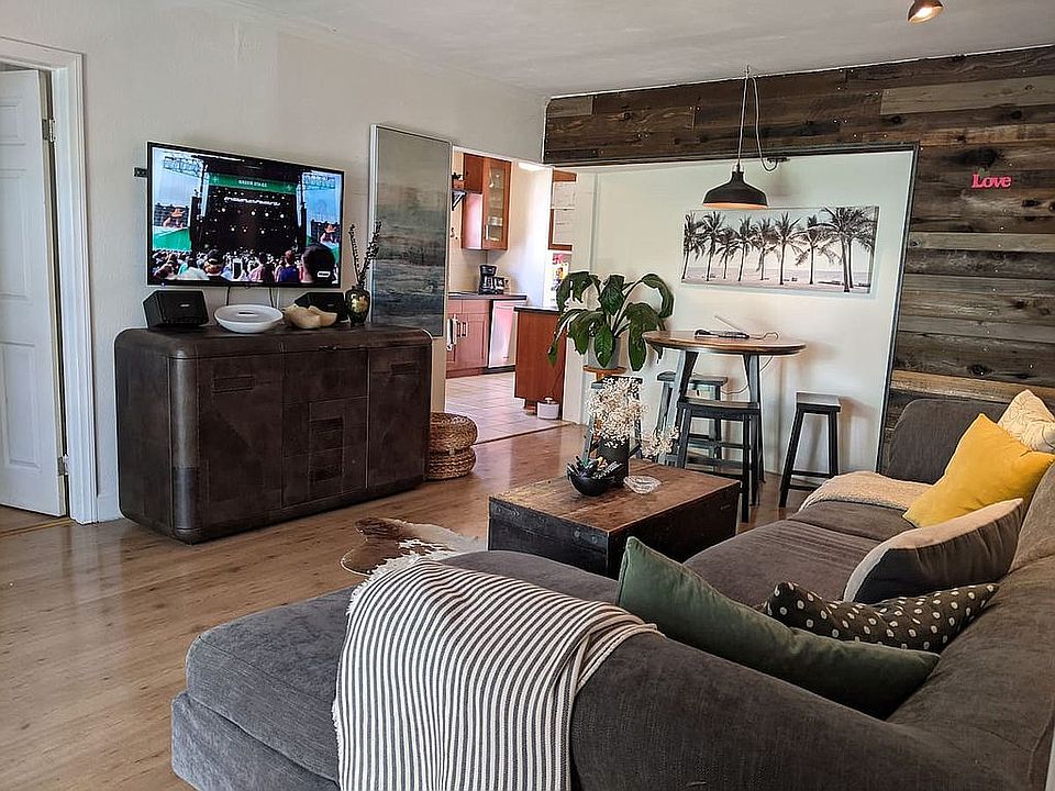 2nd image of 3955 Inglewood Blvd