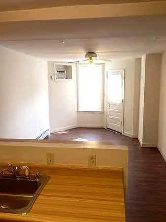 1 bed, 650 sqft, $1,945 — Photo 3
