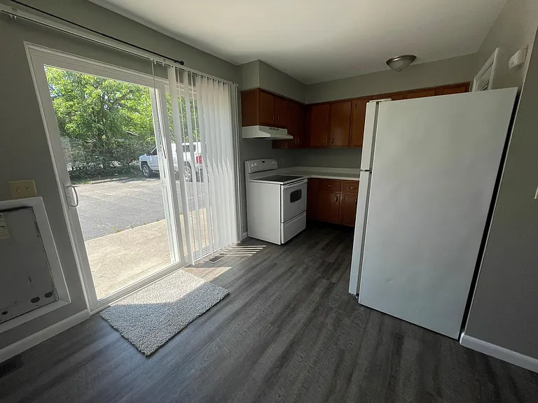 540 Thoma Pl #C — Photo 9