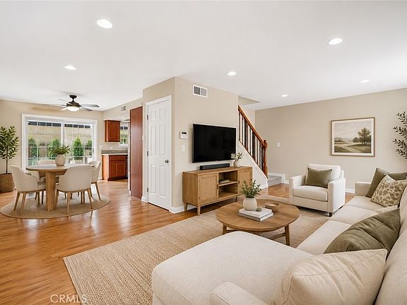 3rd image of 1804 W Glenoaks Ave