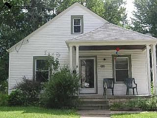 1st image of 122 Erie St