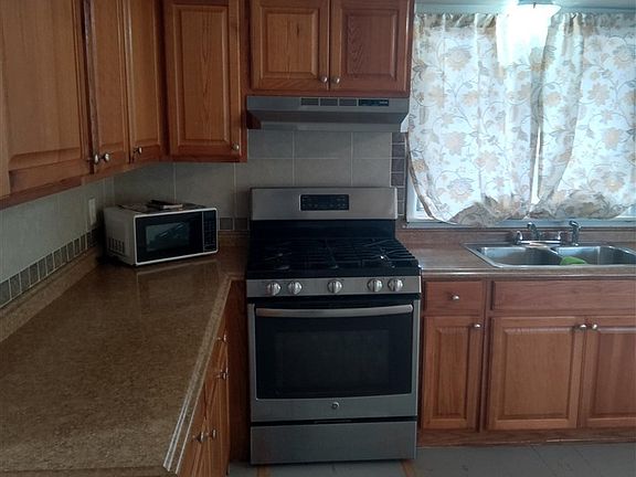 5th image of 2801 NW 17th St