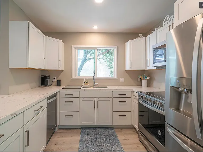 1838 Palm Dr — Photo 3