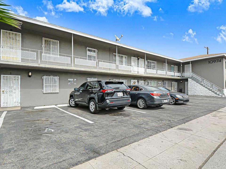 1st image of 10974 S Figueroa St