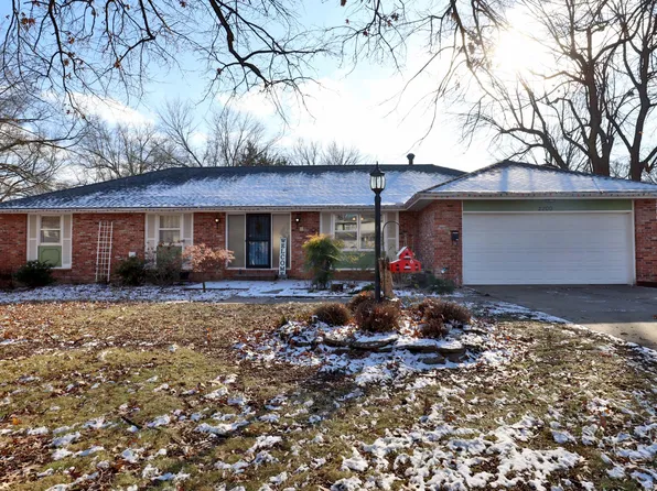 2200 E Ridgewood Drive, Springfield, MO 65804