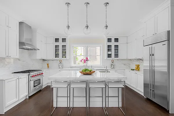 Rented by Camelot Realty Group | media 28