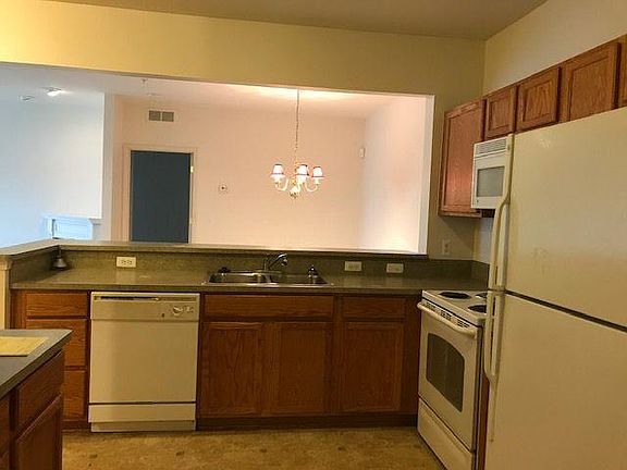 4th image of 29768 Heritage Pkwy #9