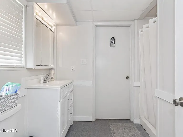 7403 Canal Ct #B — Photo 10
