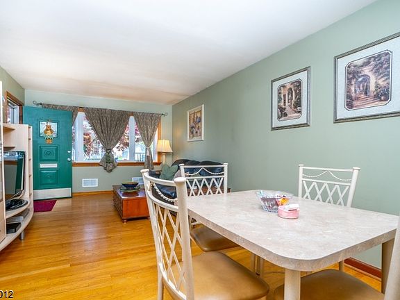 4th image of 624 Roosevelt St