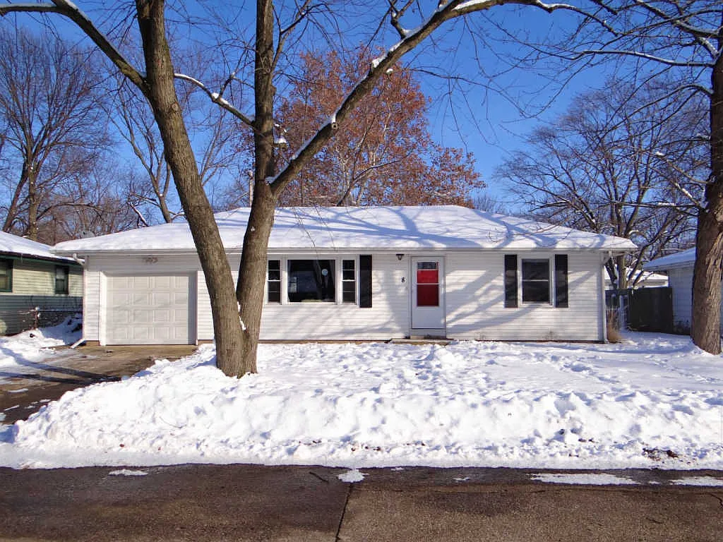 8 Elmwood Dr photo 1