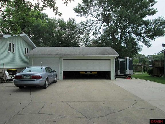4th image of 612 1st St N