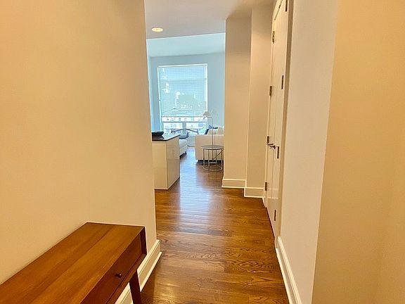 5th image of 250 E 49th St #7B