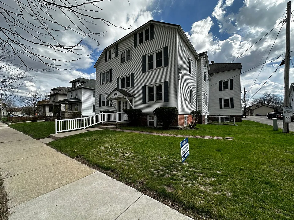 822 Pine St