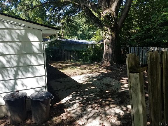 2nd image of 107 Forestview Cir