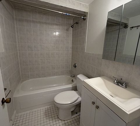 4th image of 147 Endicott St #9B