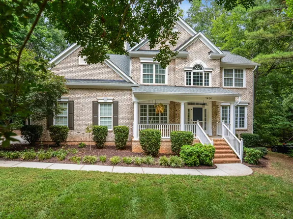 1414 Starmont Dr, Hillsborough, NC 27278