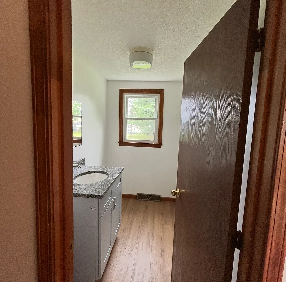 3 bed, 1.5 bath, 1200 sqft, $2,800 — Photo 3
