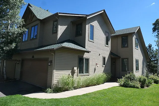 3 bed, 3.5 bath, 3116 sqft, $3,950 — Photo 2