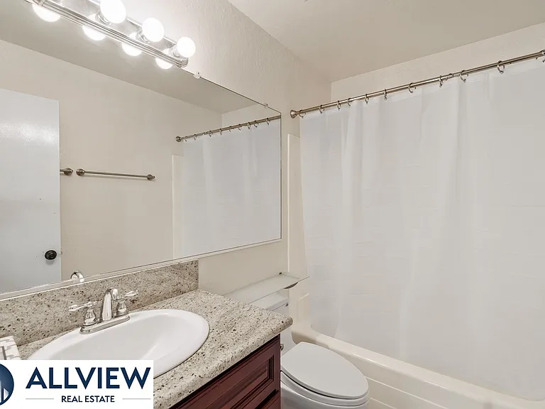203 Oswego Ave — Photo 15
