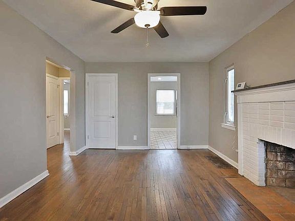 5th image of 409 E Royal Forest Blvd
