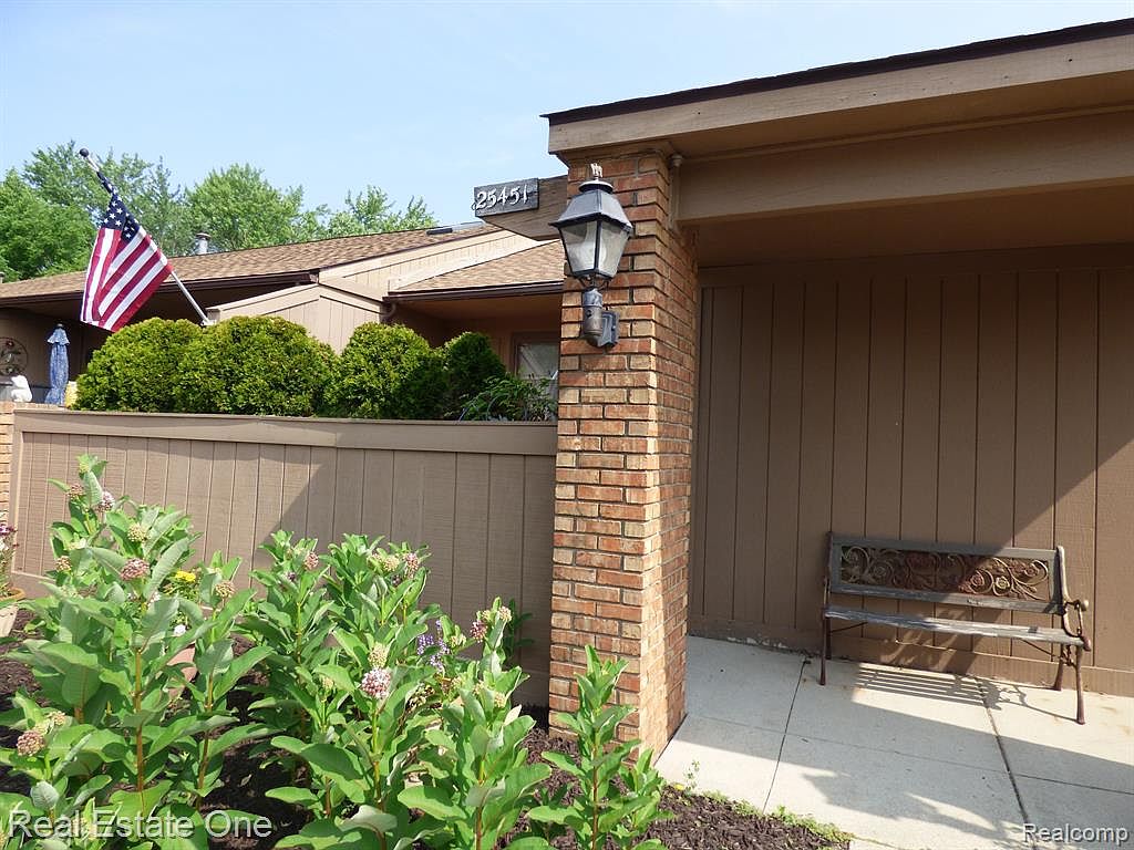 25451 Concord Ln UNIT 5, South Lyon, MI 48178 MLS 20230049329 Zillow