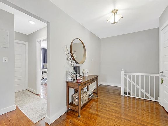 4th image of 1805 E 53rd St #3F