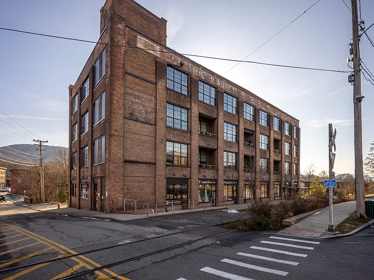 27 E Main St #5 — Photo 19