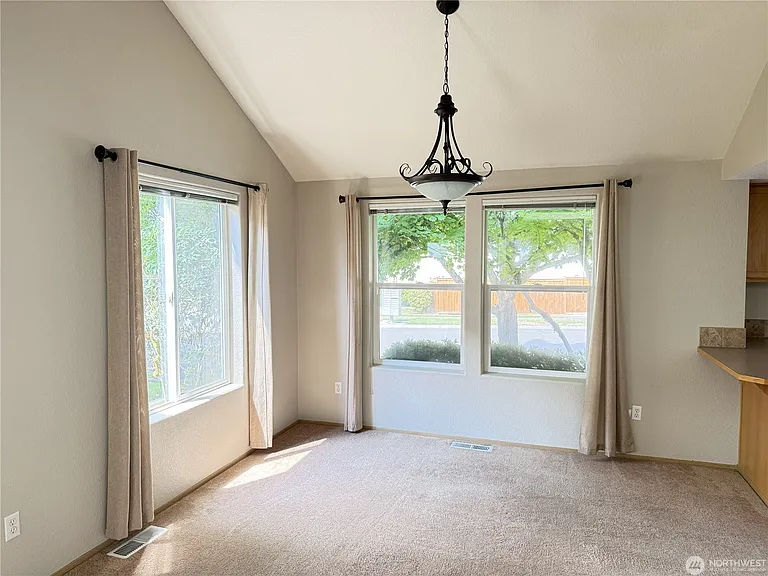 4725 Concordia Ln SE — Photo 6