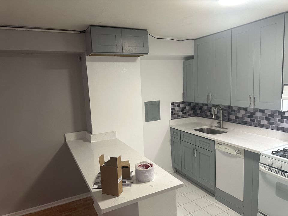 1st image of 3950 N Lake Shore Dr APT 522