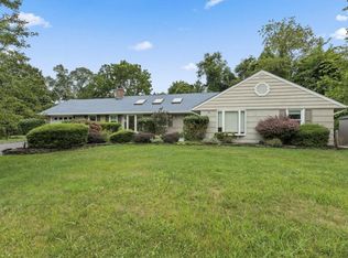 42 Acorn Ln, Stony Brook, NY 11790