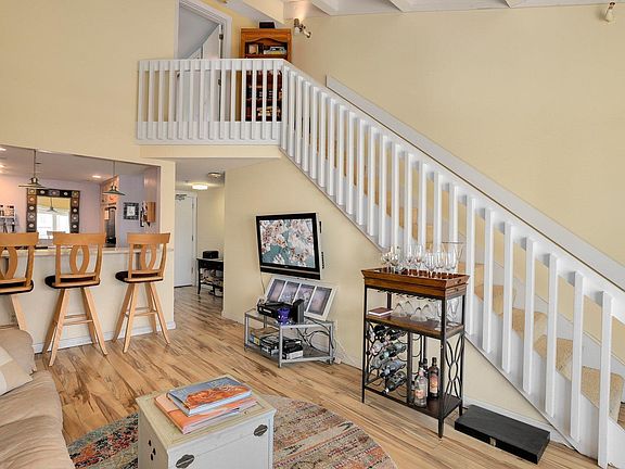 4th image of 94 Shore Drive W #4112