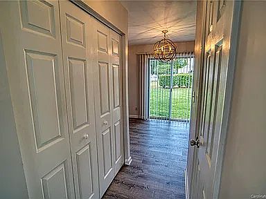 1st image of 983 Surry Ln
