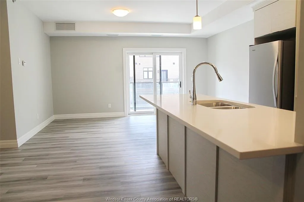 2 bed, 2.0 bath, 1128 sqft, $2,395 — Photo 4