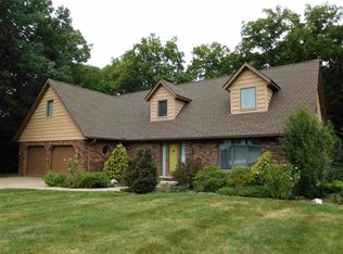 111 Maple Ridge Dr, Morton, IL 61550