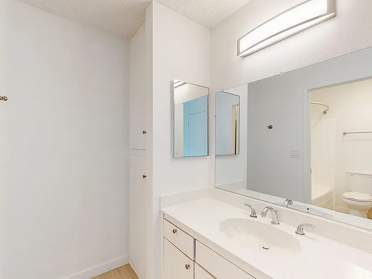 Saddleback Ranch Apartments — Photo 33