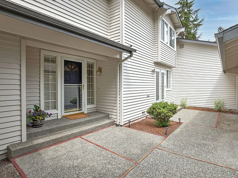 11302 SE 65th St — Photo 29