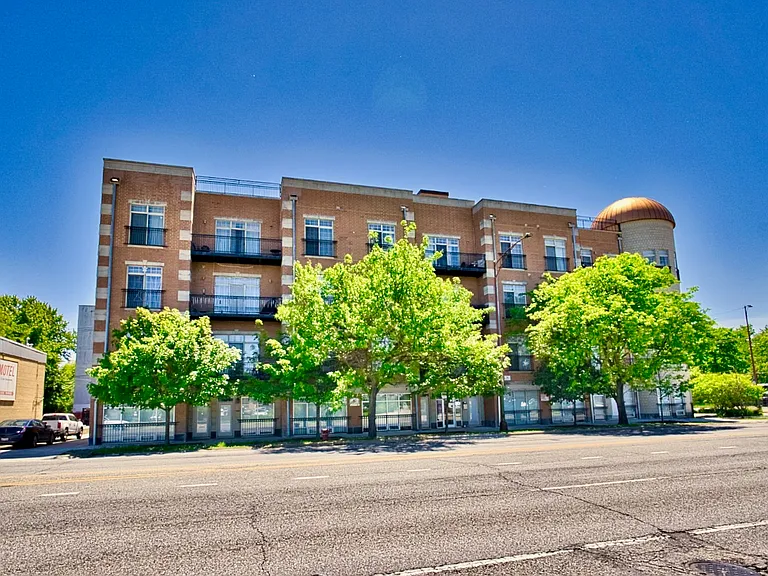 6425 W Touhy Ave #3B — Photo 1